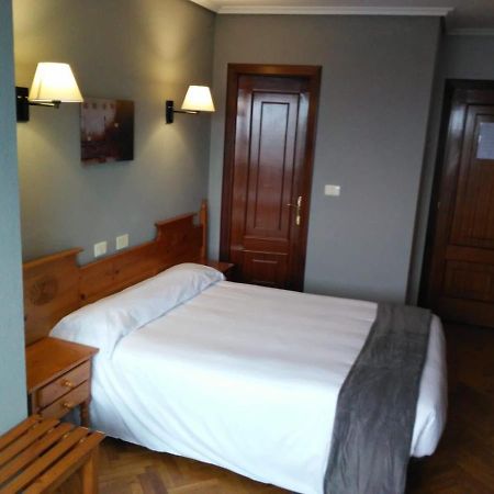 Albergue Hostal Sao Telmo Tui Exterior foto