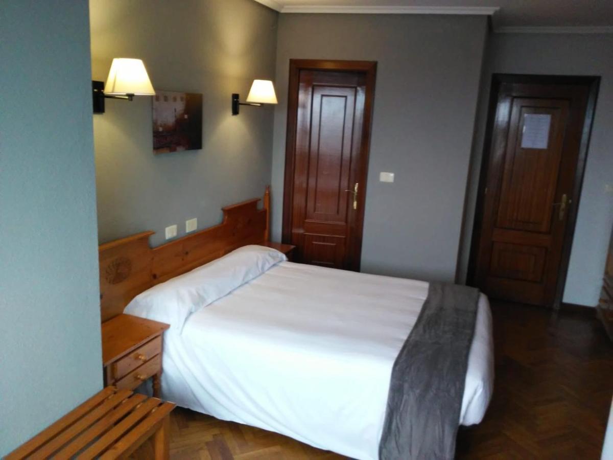 Albergue Hostal Sao Telmo Tui Exterior foto